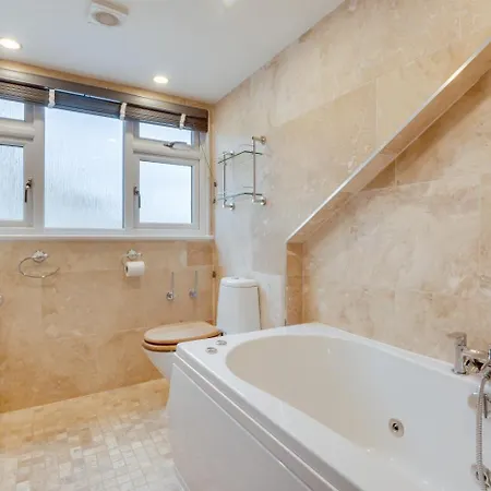 4 Bed In Oc-w1002 Ferienhaus *